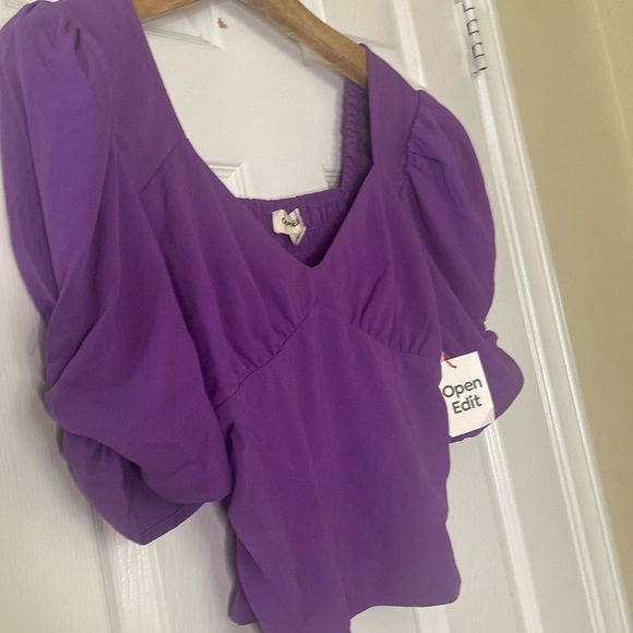 Open Edit Cropped Blouse - Picture 2 of 8